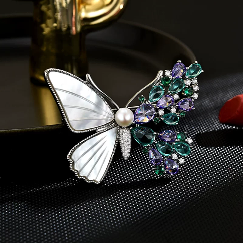 Brass 51mm Green Diamonds Shell Butterfly Brooch Pins