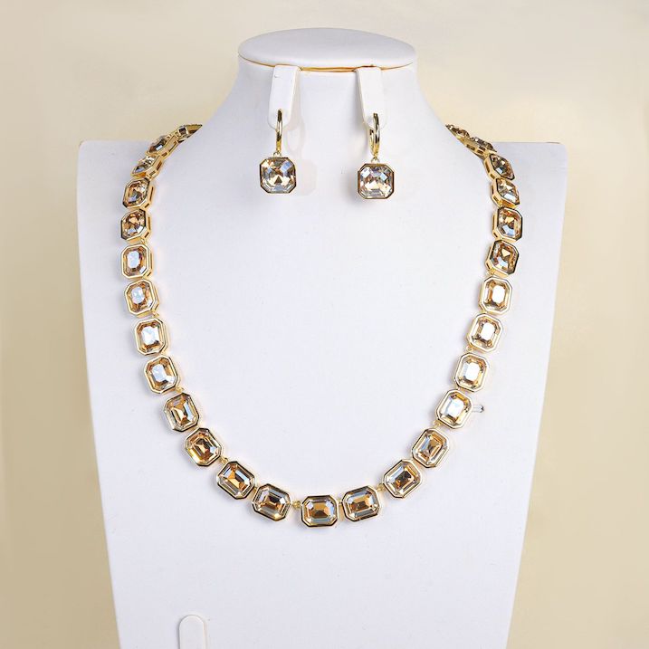Geometric Crystal Stones Choker Necklace Earrings Set - Image 5