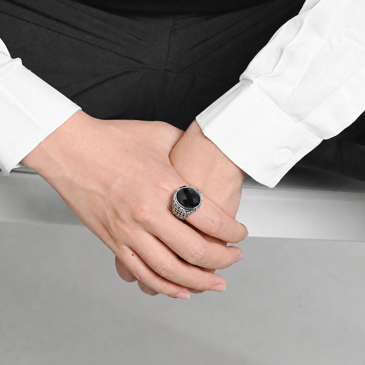 Men's Stainless Steel Oval Onyx Stone Ring - Image 4