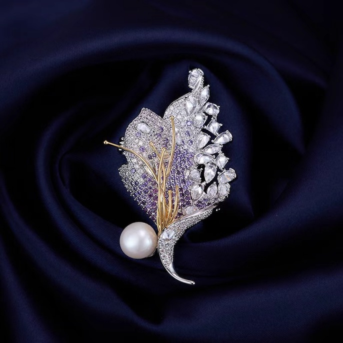 56x30mm Brass Jewelry CZ Pearl Leaf Brooch - Image 2