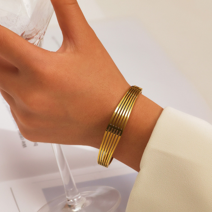 Wholesales 10mm Stainless Steel Hollow Stripes Bangle - Image 4