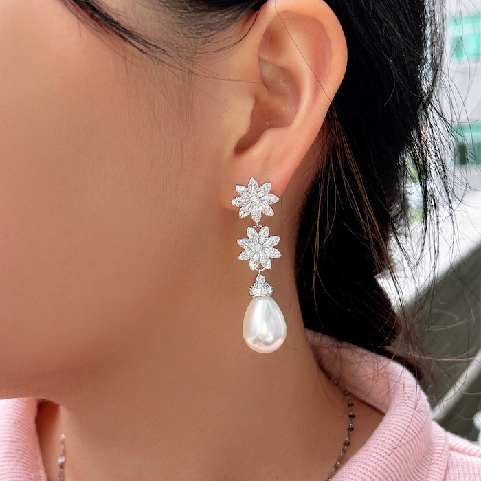 Wholesales Jewelry Brass Pearl CZ Sunflowers Stud Earrings - Image 4