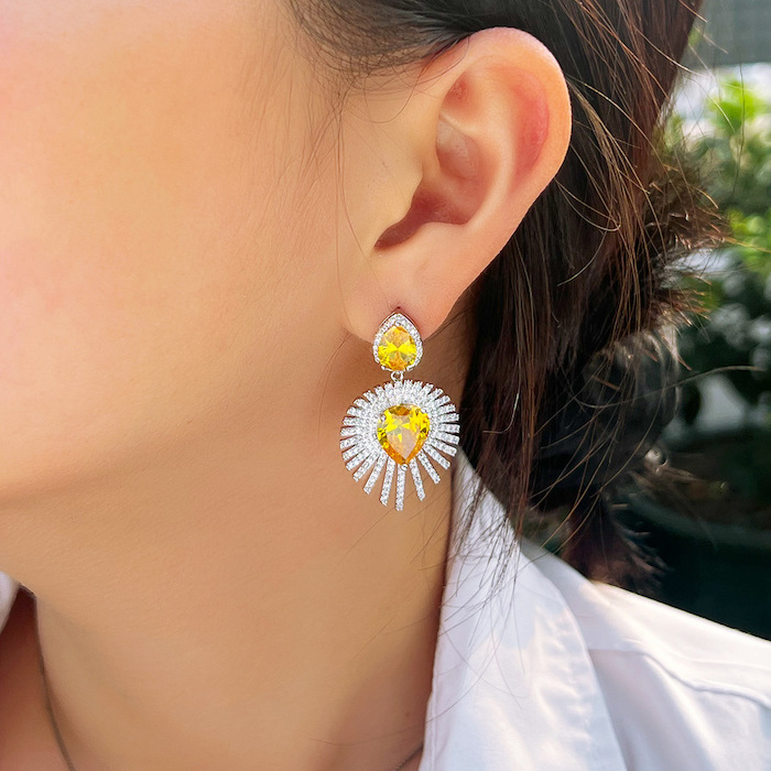 Wholesales Jewelry Brass Yellow Teardrop Diamonds Stud Earrings - Image 4