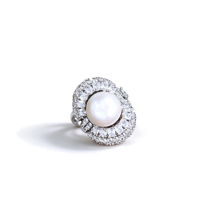 Women's Brass Jewelry White Oval Diamonds Pearl Ring