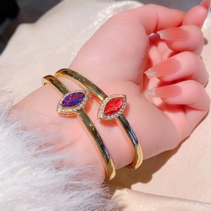 Wholesales Brass Eye Diamond Stone Hinged Bracelet - Image 4