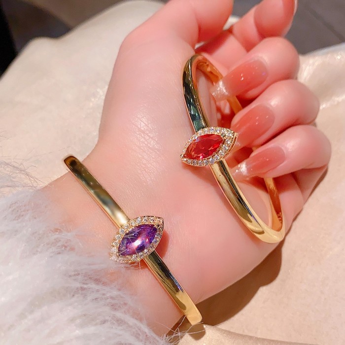 Wholesales Brass Eye Diamond Stone Hinged Bracelet - Image 3