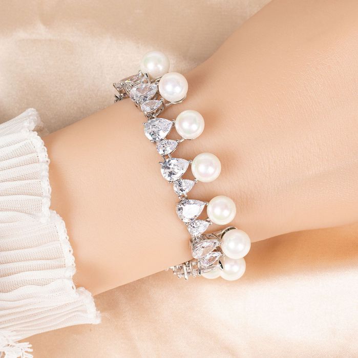 Women's Jewelry 31g Brass Teardrop CZ Pearls Bracelet - Image 4