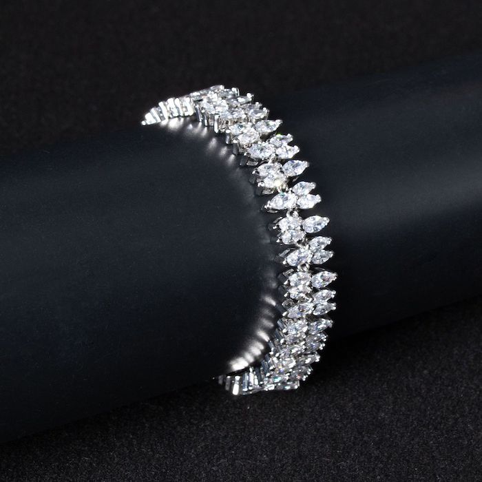 Women's Jewelry 23.4g Eye-shaped Stones Bracelet - Image 2