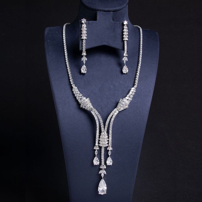 Bridal Brass Diamonds Teardrop Choker Necklace Earring Set - Image 3