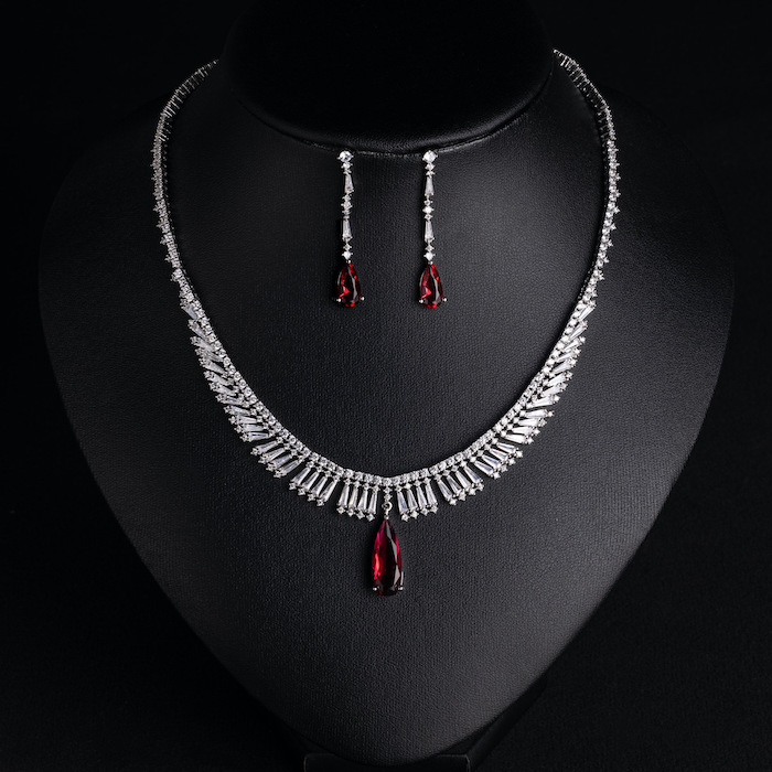 Bridal Brass Teardrop Emerald Choker Necklace Earring Set - Image 5