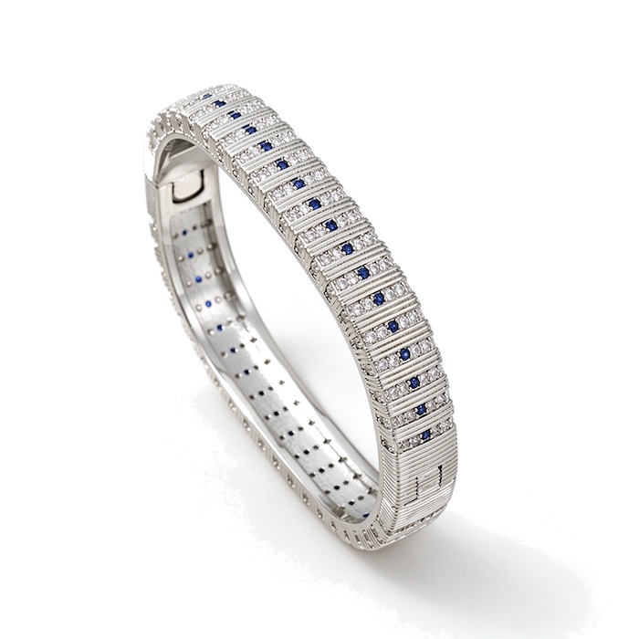 Wholesales 41g Heavy Brass Diamond Stripes Oval Hinged Bangle