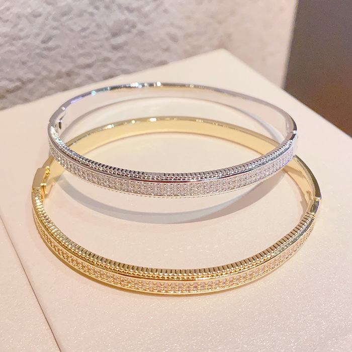 Wholesales 13.6g Brass Full-paved Diamonds Hinged Bracelet - Image 2