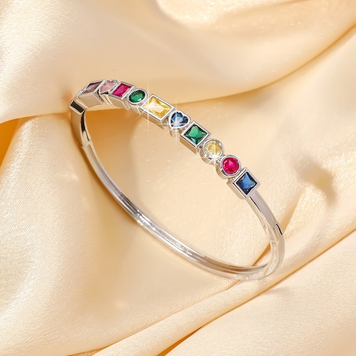 Factory Wholesales Brass Geometric Heart Zircons Hinged Bracelet - Image 3