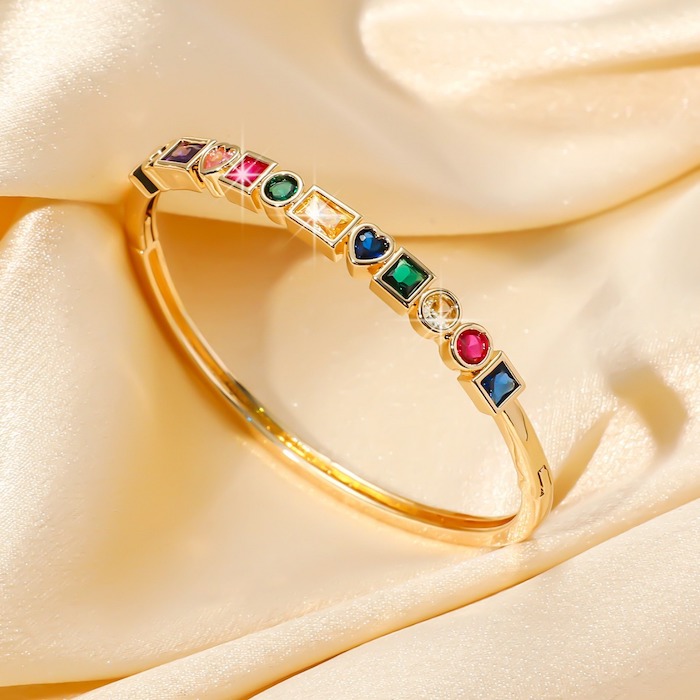 Factory Wholesales Brass Geometric Heart Zircons Hinged Bracelet - Image 2